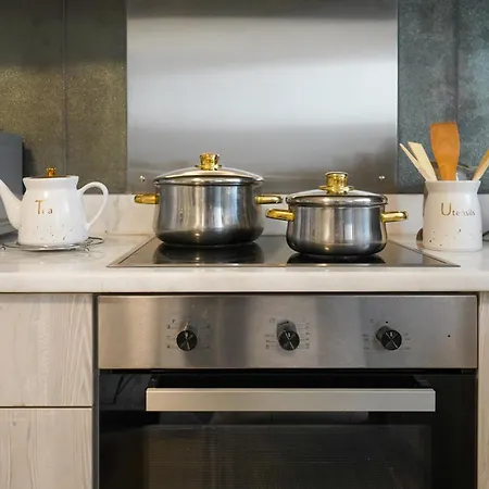 Theo And Ms Luxurious By Filos Inc Διαμέρισμα