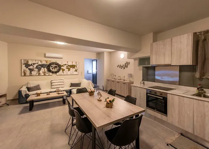 Theo And Ms Luxurious By Filos Inc Apartmán