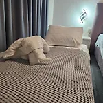 Theo And Ms Luxurious By Filos Inc Lejlighed