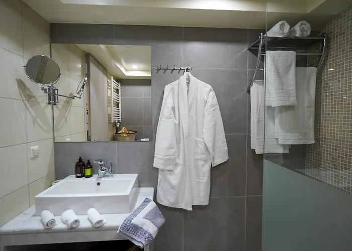 Theo And Ms Luxurious By Filos Inc شقة